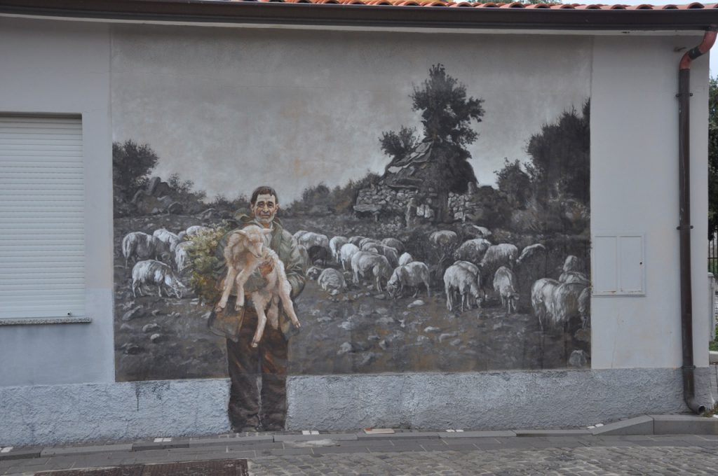 Eine Wandmalerei in Tinnura auf Sardinien