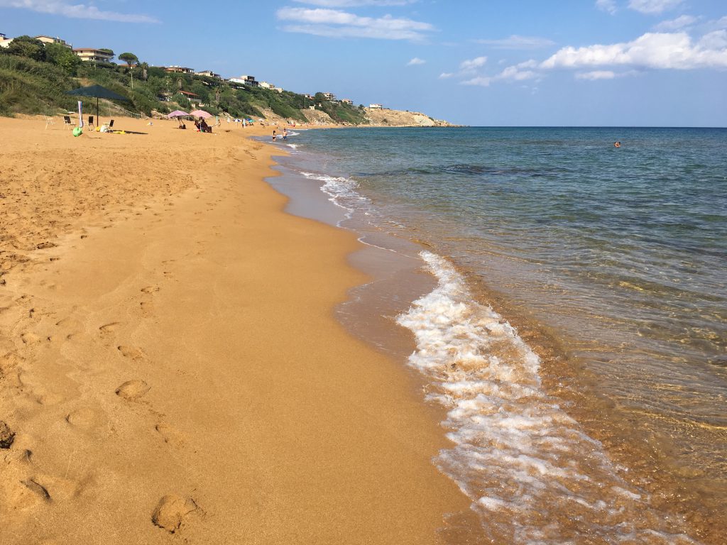 Der rote Sandstrand La Canella bei Isola di Capo Rizutto Calabria Kalabrien